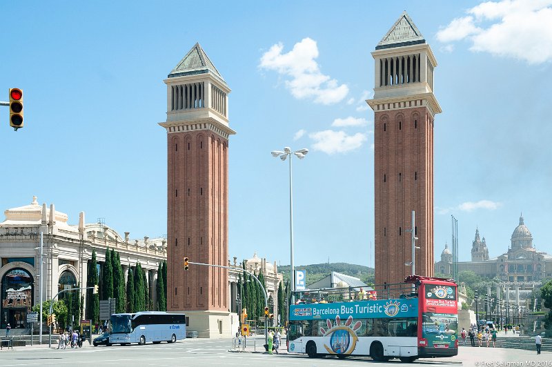 20160529_150018 D4Sedit621.jpg - Venetian Tower at Plaça d'Espanya, Barcelona